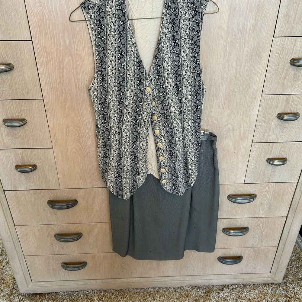 Gruppo Americano Studios Vest, cream, gray, lined)  Guissepie skirt